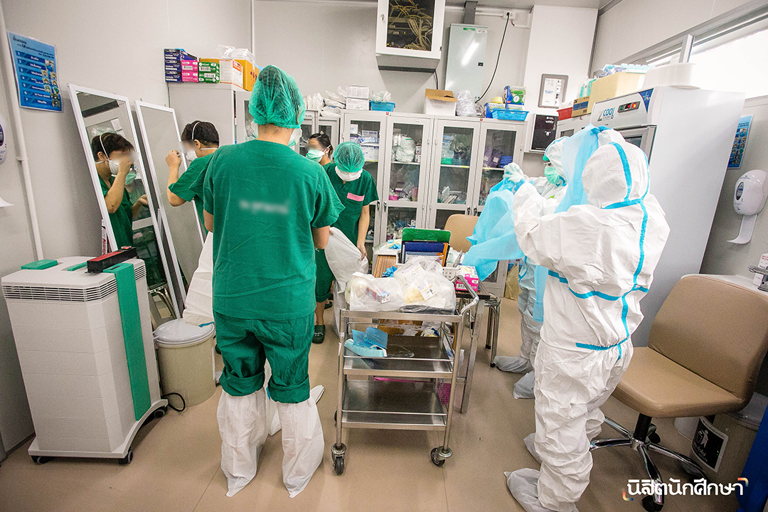 ICU-โควิด-หมอ-โคโรน่าไวรัส-coronavirus-pendamic-แพทย์-ชุด PPE-ชุดหมี-ชุดป้องกัน-ไอซียูโมดูลาร์-Modular ICU-ICU Negative Pressure Room-ไอซียูความดันลบ-ไอซียูในกรุงเทพฯ-คุณภาพชีวิตแพทย์